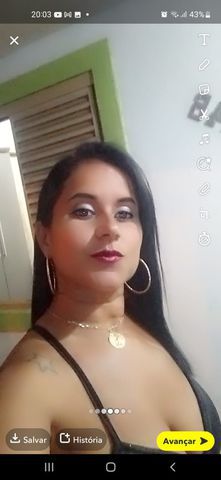 Morena cabelos pretos até o ombro,olhos preto,1,60 de altura 56 k
