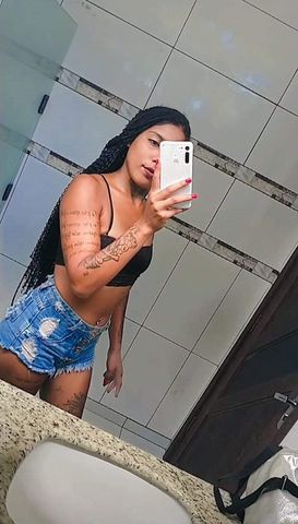 Sou bem Carinhosa  e super discreta  bastante picante  Sou especialista em Realizar desejos vem experimentar  essa morena garanto que não vai se arrepender adoro fazer amorzinho  estilo namoradinho Com beijos toc sedução  e muito  tesão  sou bem molhadinha  e safadinha gosto de sentar bastante  não tenho preguiça  na cama sou bem ativa vou te proporcionar  a melhor experiência  da sua vida vai gozar como nunca gozou bem gostoso como diz uma MORENA E UMA MORENA outro nível , te espero coração    