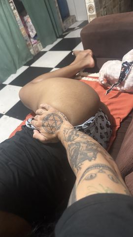 Atendimento virtual,faço vídeo de verificação,tenho vídeos prontos da categoria: boquete,anal,gozando dentro,gozada na boca,podolatria,mastubarção e submissao. E fazemos videos personalizados do jeitinho que você quiser. fazemos Chamada de video transando ao vivo e também faço chamada de video sozinha,também tem o sexting que é uma conversa bem safada com mídias,audios e figurinhas.