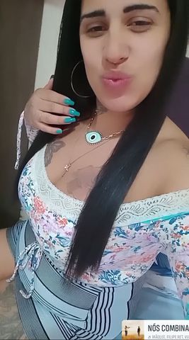 Olá sou uma morena de lábios carnudos e seios fartos adoro fazer um oral bem molhado e um sexo bem gostoso 😋 não tenho local atendo no motel ou a domicílio fotos no whatsapp.