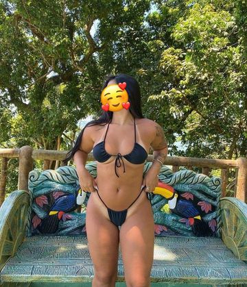 Oi amores , sou morena do cabelo longo , bunda grande tatuada ! Adoro fuder gostoso , faço oral natural deixo gozar na boquinha, faço anal valor a combinar ! Sou bem putinha e tbm bem simpática atenciosa estilo namoradinha ! 