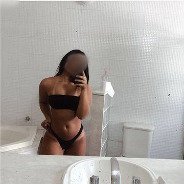 Oii, amor tenho 22 aninhos, sou uma morena de pele bronzeada e sou uma garota carinhosa e totalmente disposta a dar e receber prazer. Venha me conhecer e desfrutar de um sexo maravilhoso e de uma companhia melhor ainda. Sou aquela namoradinha perfeita, sempre dedicada e atenciosa, se você está procurando um sexo cheio de sensualidade e envolvimento, garanto que não vai se arrepender de ar um tempinho comigo! Estou atendendo com local ou onde preferir, me chame e vamos combinar algo, e realizar seus fetiches 💥💦👅 Atendo casais 🔥 e com amigaaa