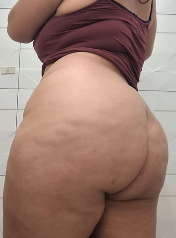 Sou uma mulher de 27 anos
Gordinha da bunda e Seios Fartos
Adoro tomar leitinho na garganta, chupo seu pau sem capa e amo dar o cú. 
Realizo Fisting 😈 (consulte valores)
Vem me experimentar !!
Valores dos meus deliciosos serviços 😈
• 60,00 R$ Boquete com finalização em boca (sem penetracao/ Max. 15 min)
• 30min. 100,00 R$ (sexo completo) 
• 1h. 200,00 R$ (sexo completo)
Realizo fisting consulte valores 😈
Vendo conteúdos 🤳