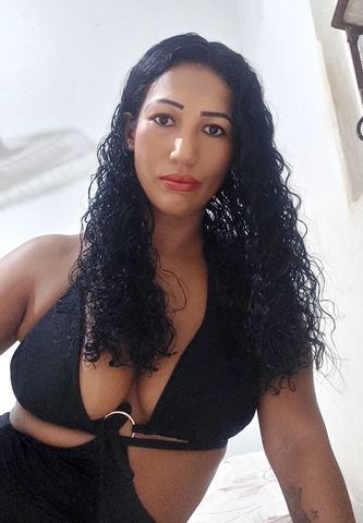 Olá me chamo Robi sou uma morena gostosa 